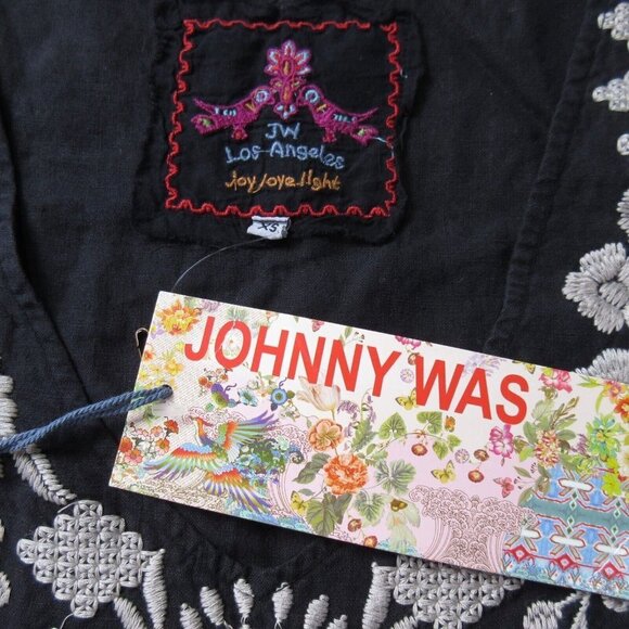 NWT JWLA Johnny Was Aoko Tunic in Black Embroidered V-neck Sleeveless Top XS - Picture 4 of 8